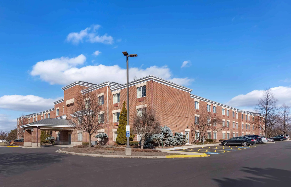 photo 1 of Extended Stay America Select Suites Chicago Westmont Oak Brook