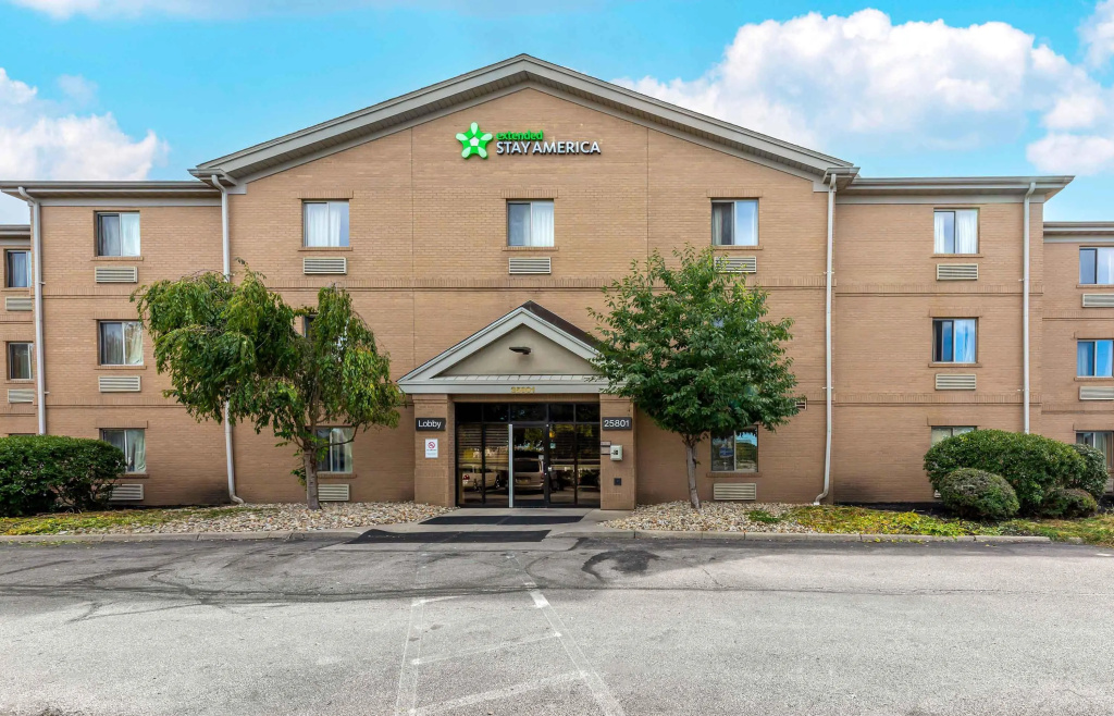 photo 1 of Extended Stay America Suites Cleveland Great Northern Mall