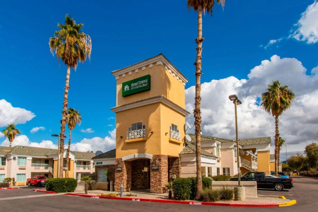 photo 1 of HomeTowne Studios Phoenix - Black Canyon Highway