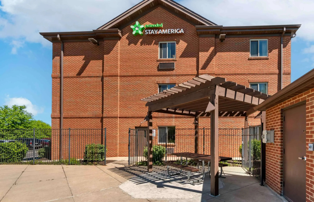 photo 1 of Extended Stay America Select Suites St Louis Earth City