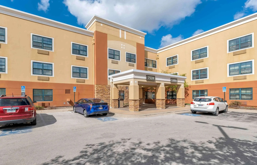 photo 1 of Extended Stay America Suites Chicago Midway