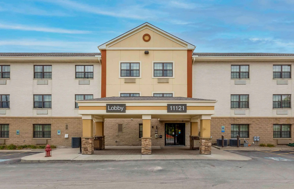 photo 1 of Extended Stay America Select Suites - Milwaukee - Wauwatosa
