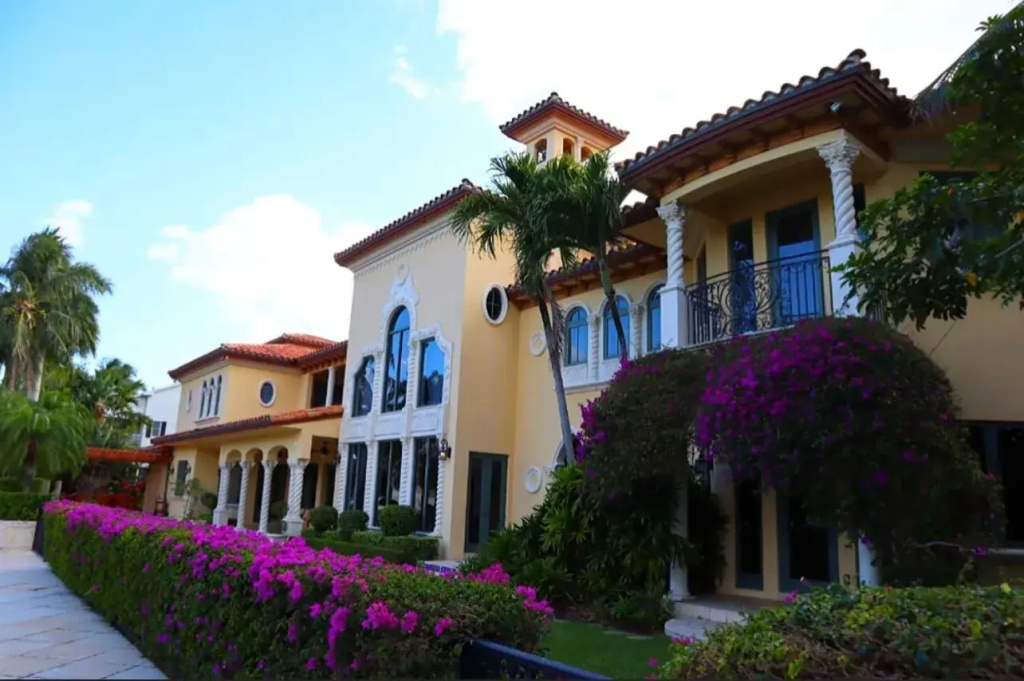 photo 1 of Extravagant Golden Mansion 6 Bedrooms 8 Bathrooms in the Finest Las Olas Area
