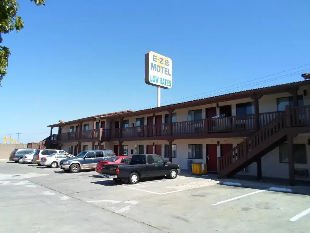 photo 1 of E-Z 8 Motel Newark