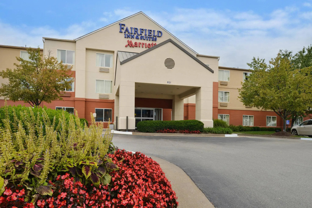 photo 1 of Fairfield Inn & Suites St. Louis St. Charles