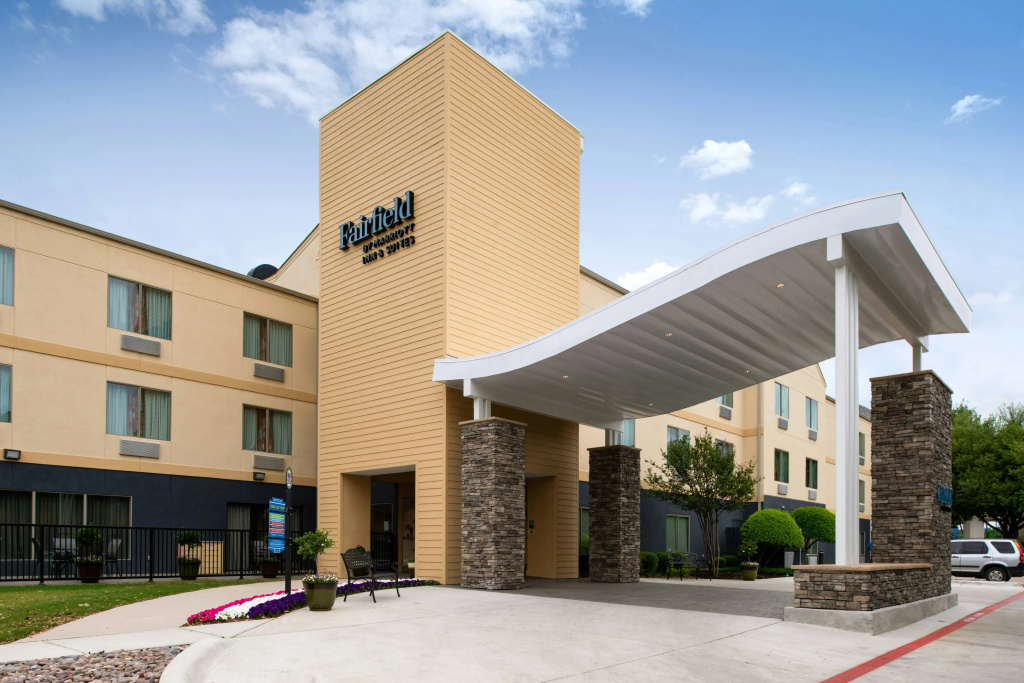 photo 1 of Fairfield Inn & Suites by Marriott Arlington Six Flags