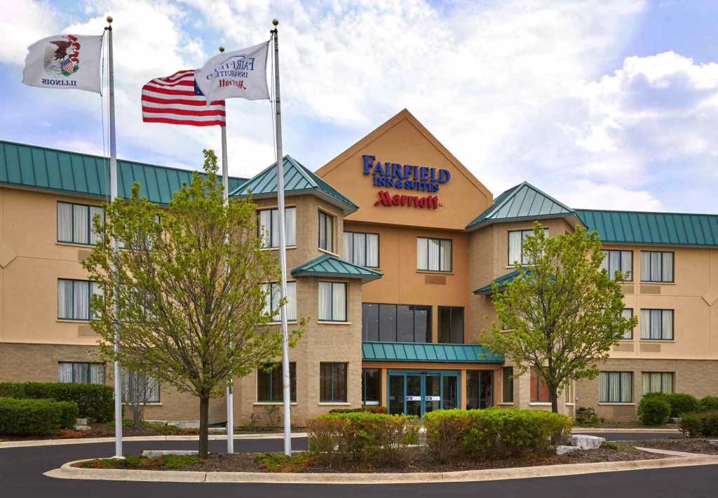 photo 1 of Fairfield Inn & Suites by Marriott Lombard