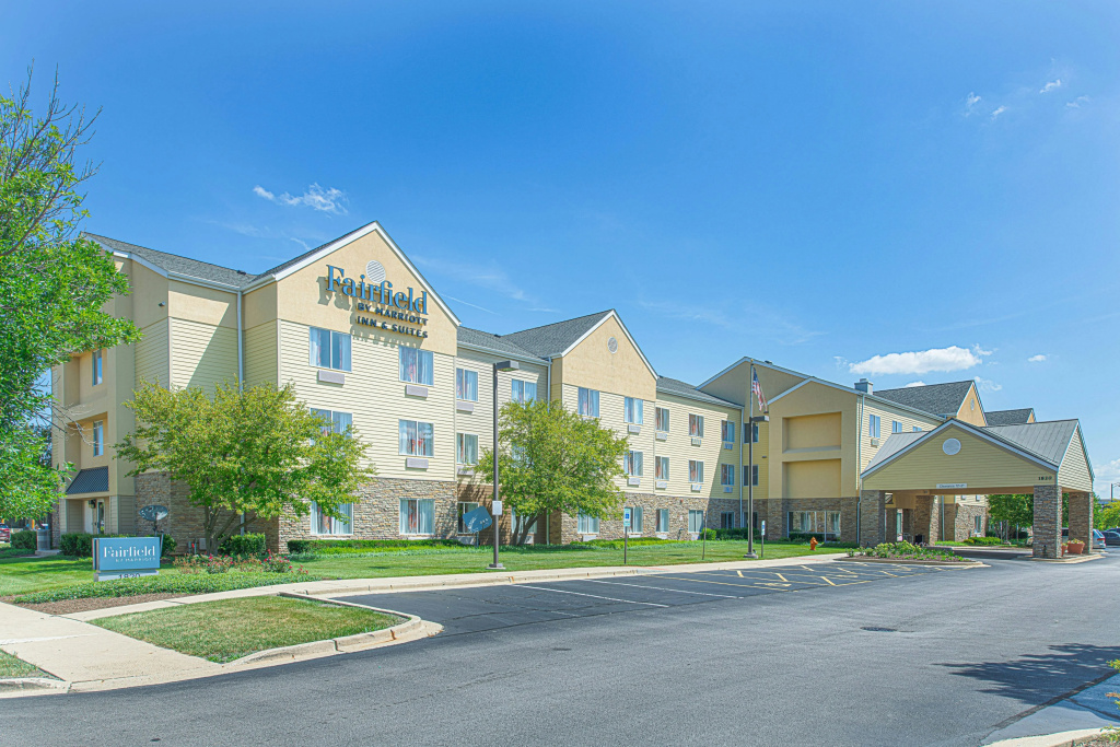 photo 1 of Fairfield Inn & Suites by Marriott Chicago Naperville