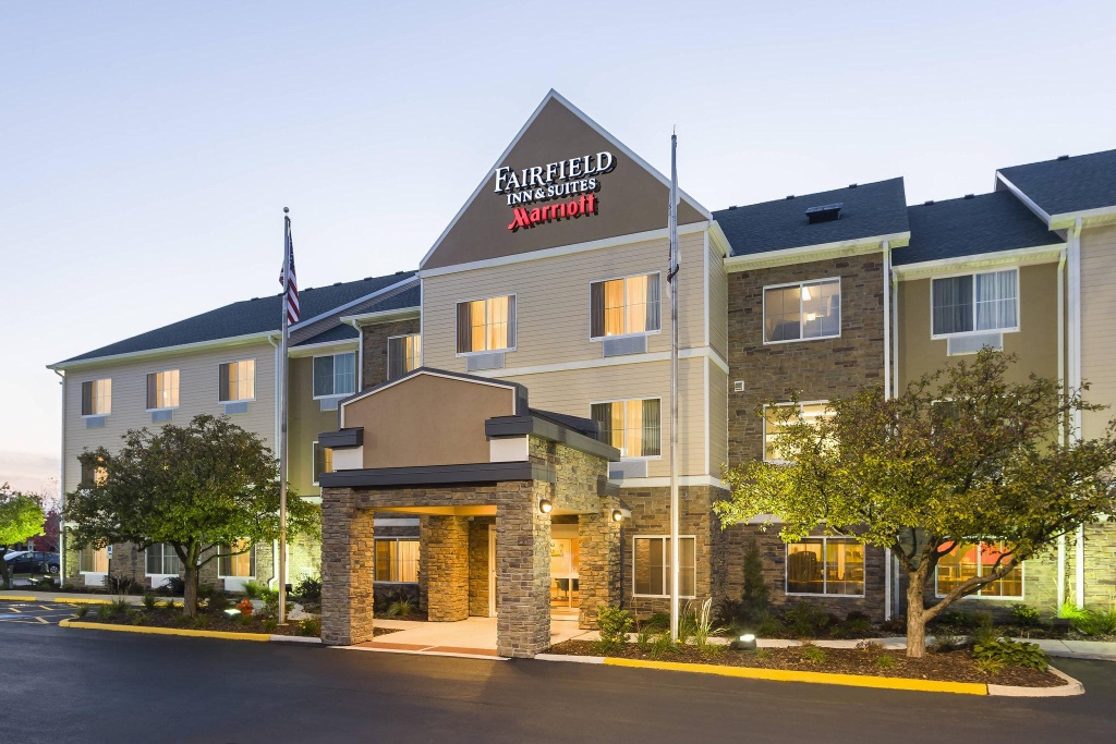 photo 1 of Fairfield Inn & Suites by Marriott Chicago Naperville/Aurora