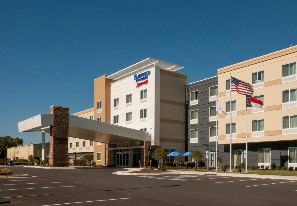 photo 1 of Fairfield Inn & Suites by Marriott Fayetteville North
