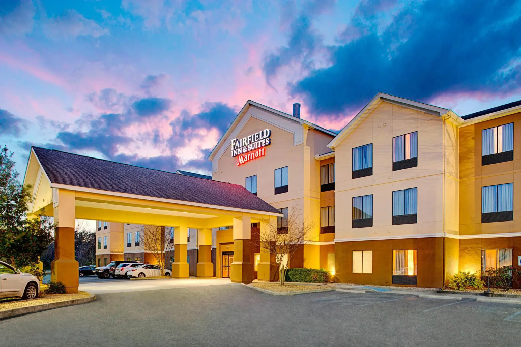 photo 1 of Fairfield Inn & Suites by Marriott Lafayette South