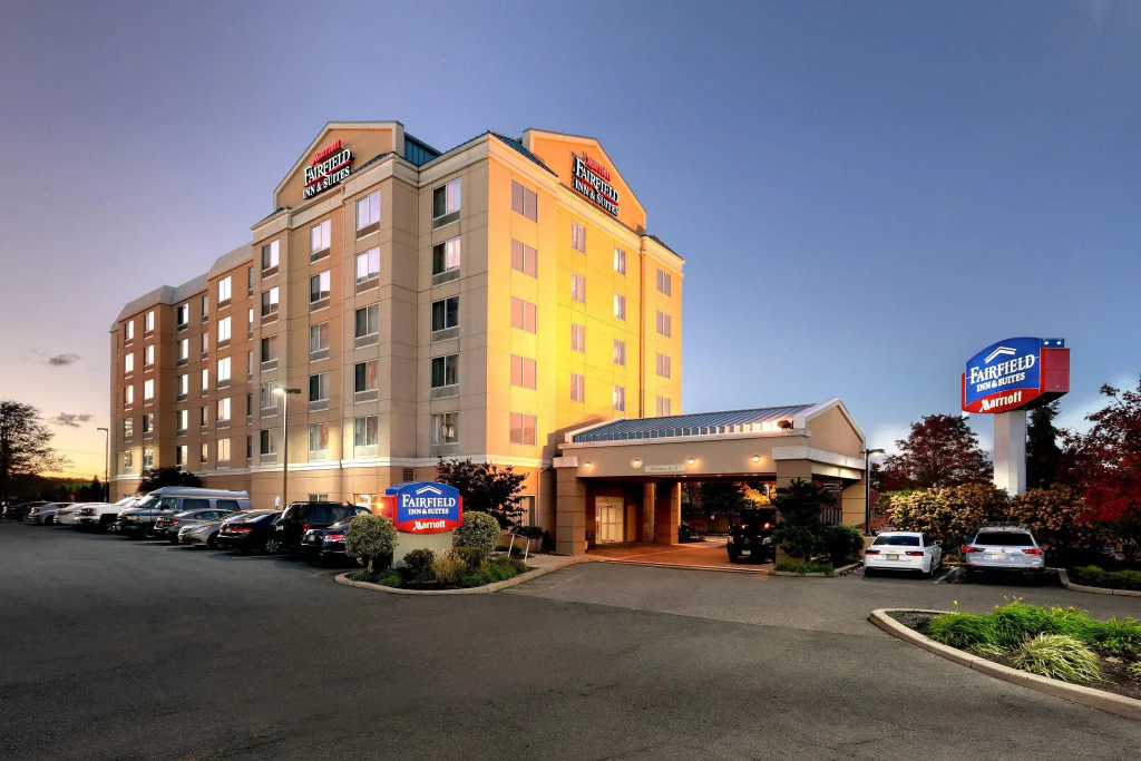 photo 1 of Fairfield Inn & Suites by Marriott Woodbridge