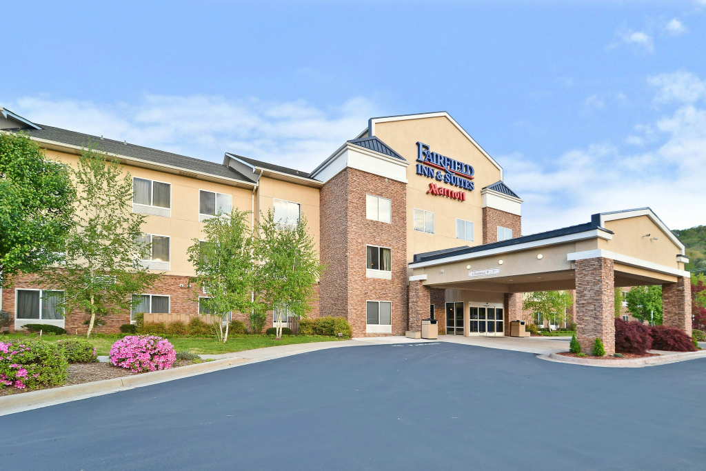 photo 1 of Fairfield Inn Suites by Marriott Cherokee