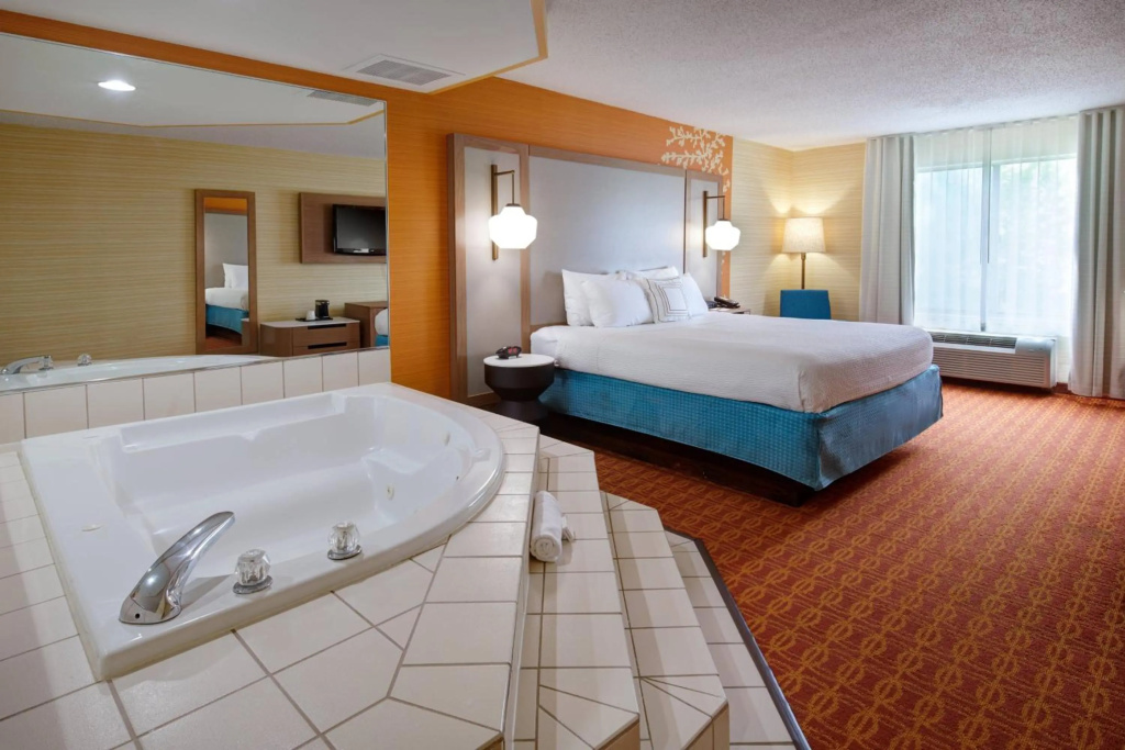 photo 1 of Fairfield Inn & Suites by Marriott Detroit Farmington Hills