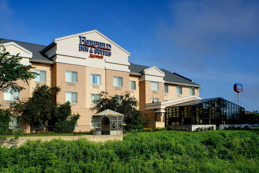 photo 1 of Fairfield Inn and Suites by Marriott Indianapolis East