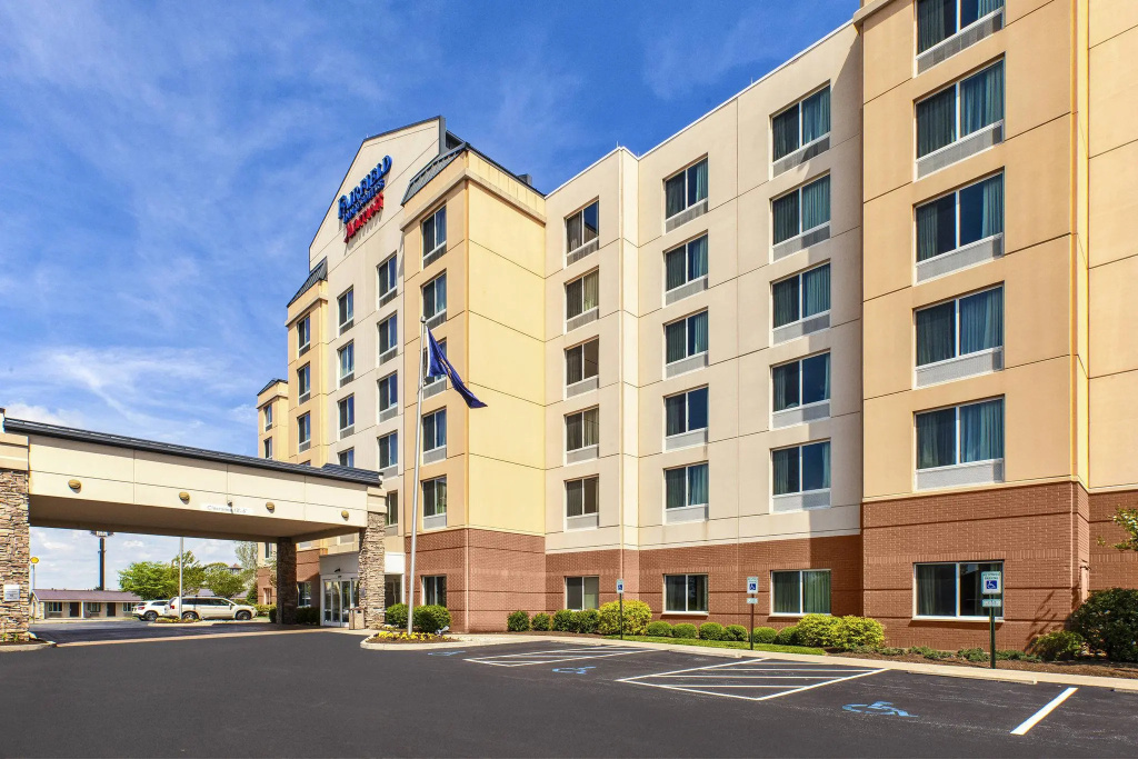 photo 1 of Fairfield Inn & Suites by Marriott Lexington North