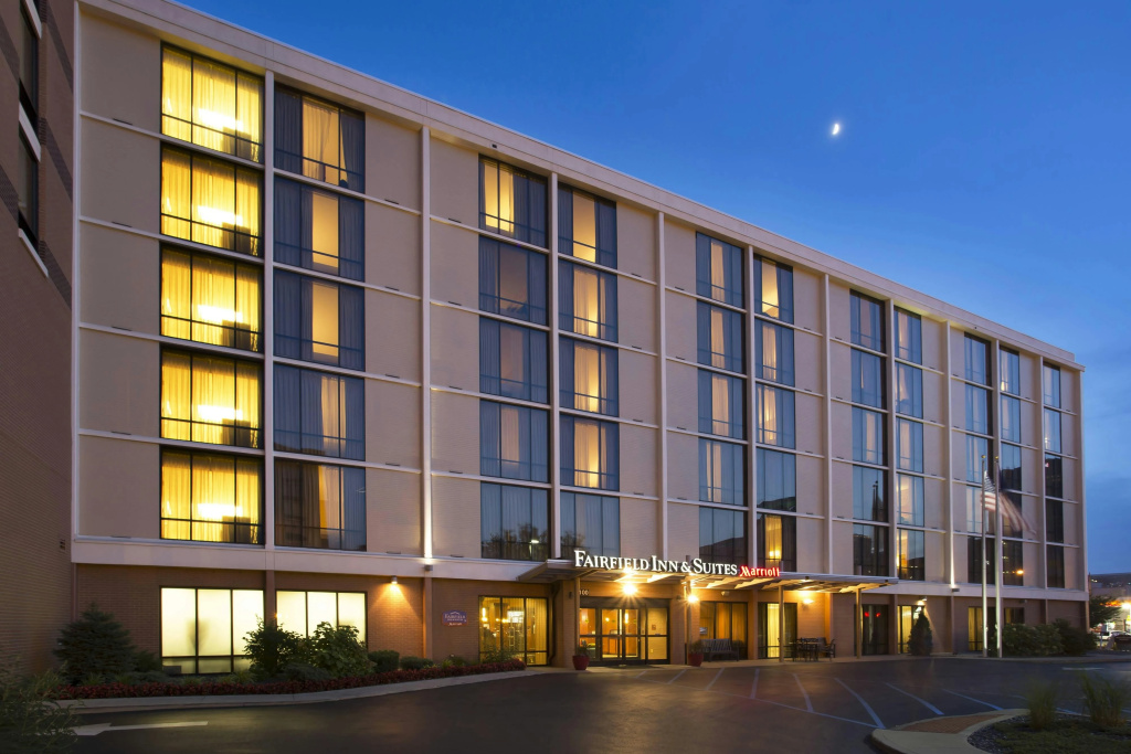 photo 1 of Fairfield Inn & Suites by Marriott Louisville Downtown