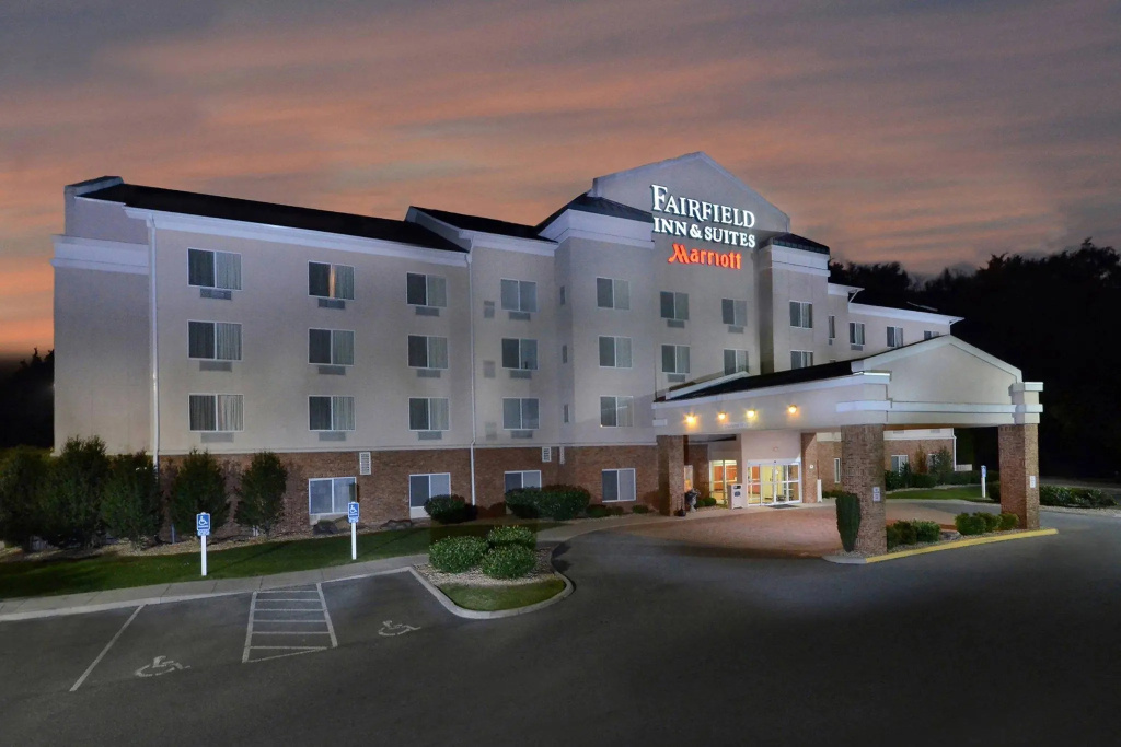 photo 1 of Fairfield Inn & Suites by Marriott Roanoke Hollins/I-81