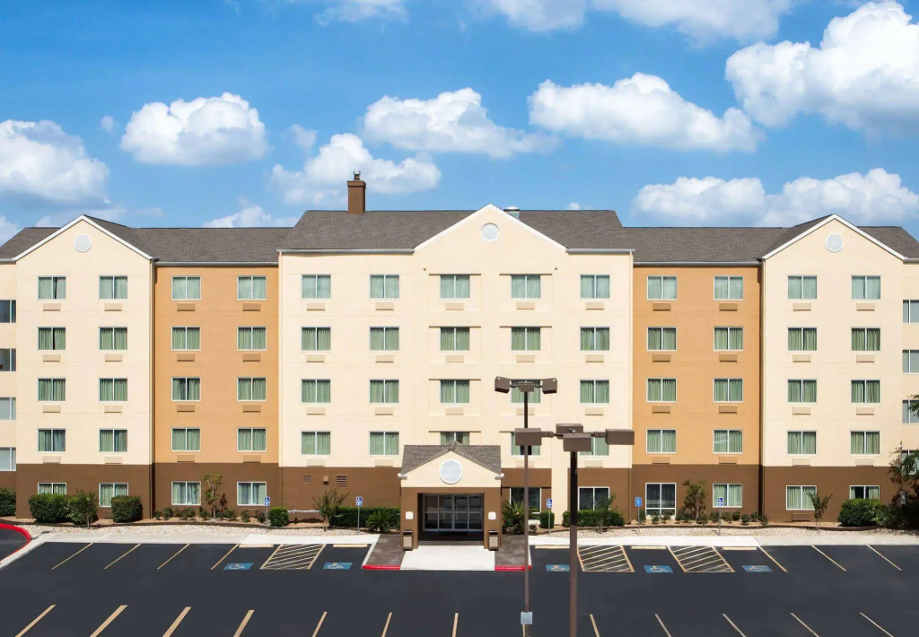 photo 1 of Fairfield Inn & Suites San Antonio Airport/North Star Mall