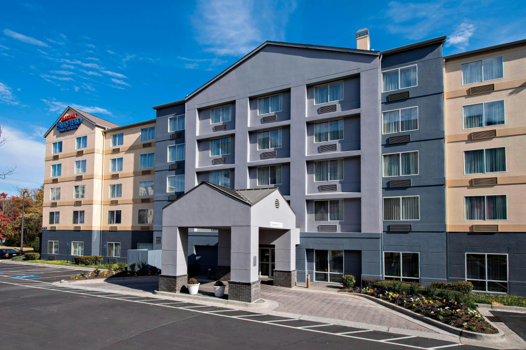 photo 1 of Fairfield Inn and Suites by Marriott Perimeter Center