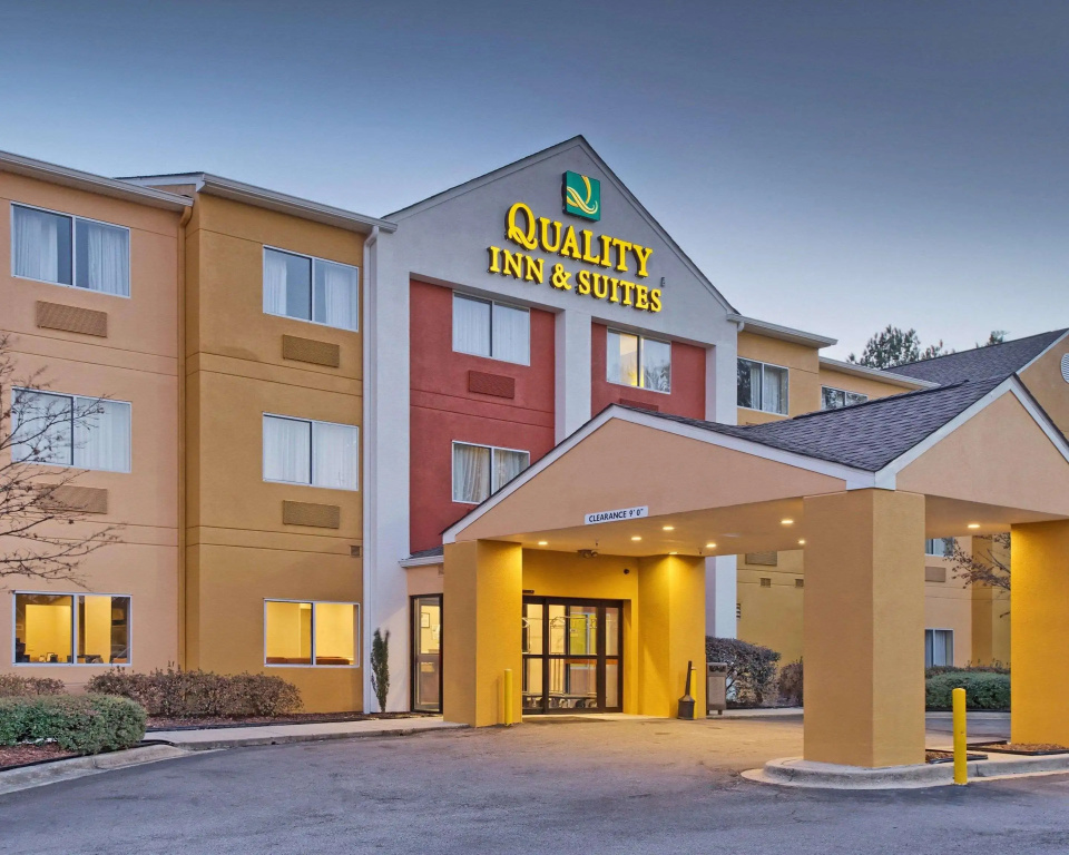 photo 1 of Quality Inn & Suites Birmingham - Highway 280
