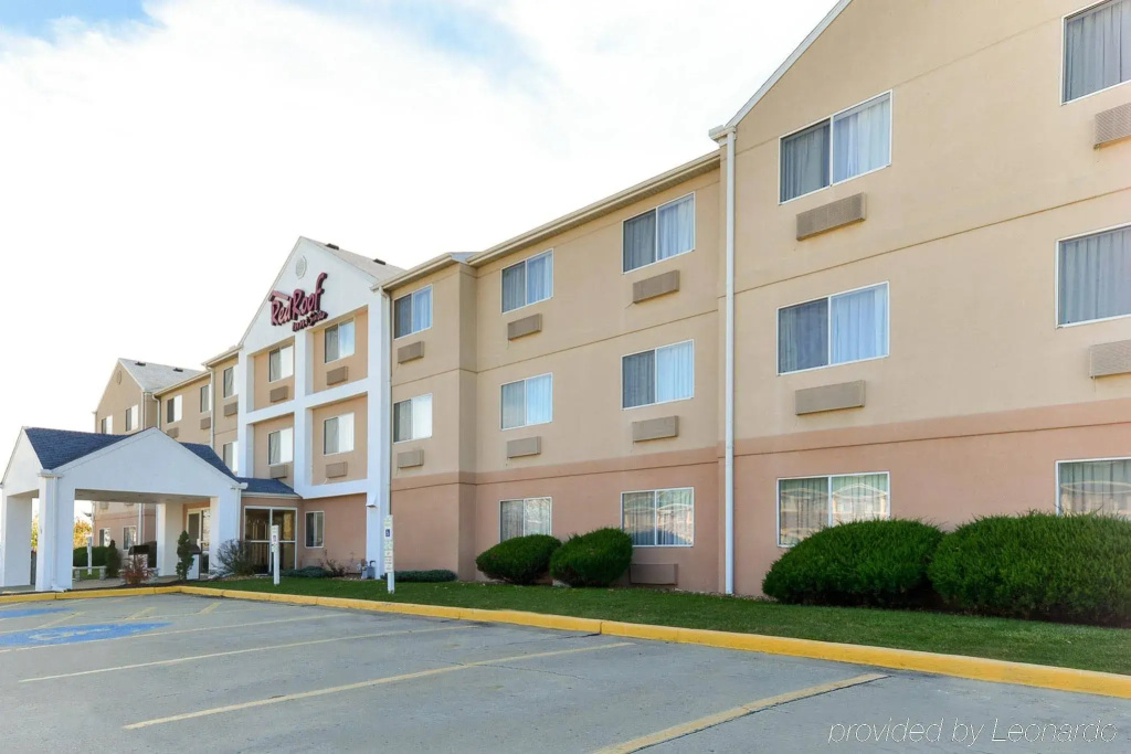 photo 1 of Red Roof Inn & Suites Danville, IL