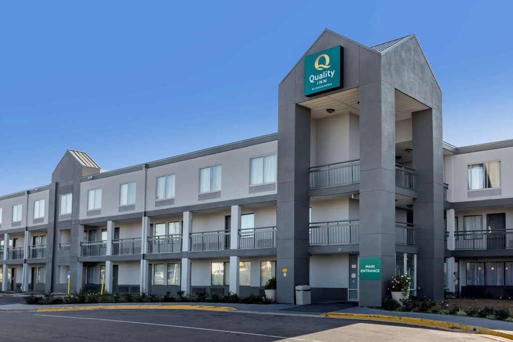 photo 1 of Quality Inn Fayetteville near Fort Bragg