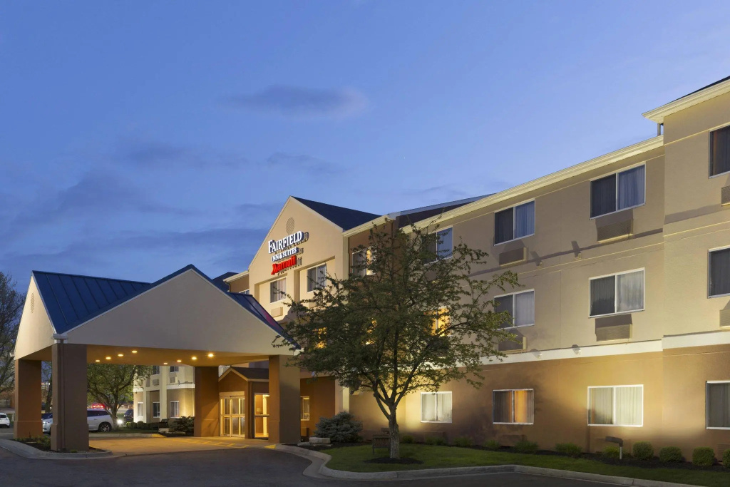 photo 1 of Fairfield Inn & Suites by Marriott® Grand Rapids Airport