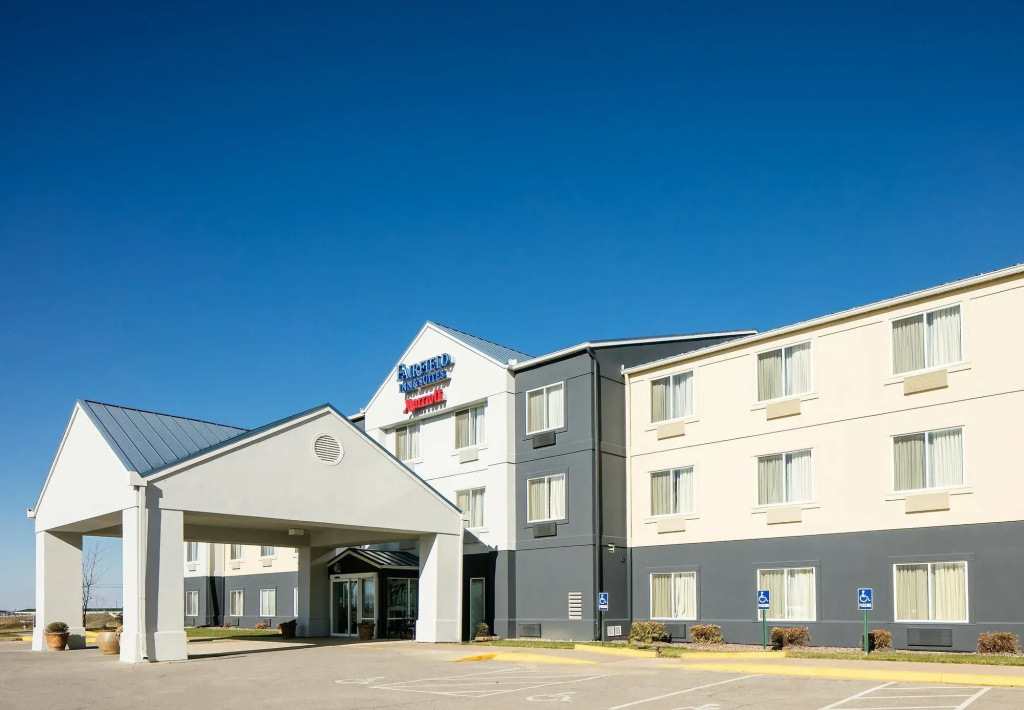 photo 1 of Fairfield Inn by Marriott Kansas City Internationa