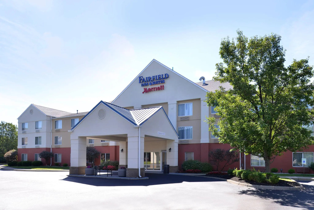photo 1 of Fairfield Inn & Suites Louisville North