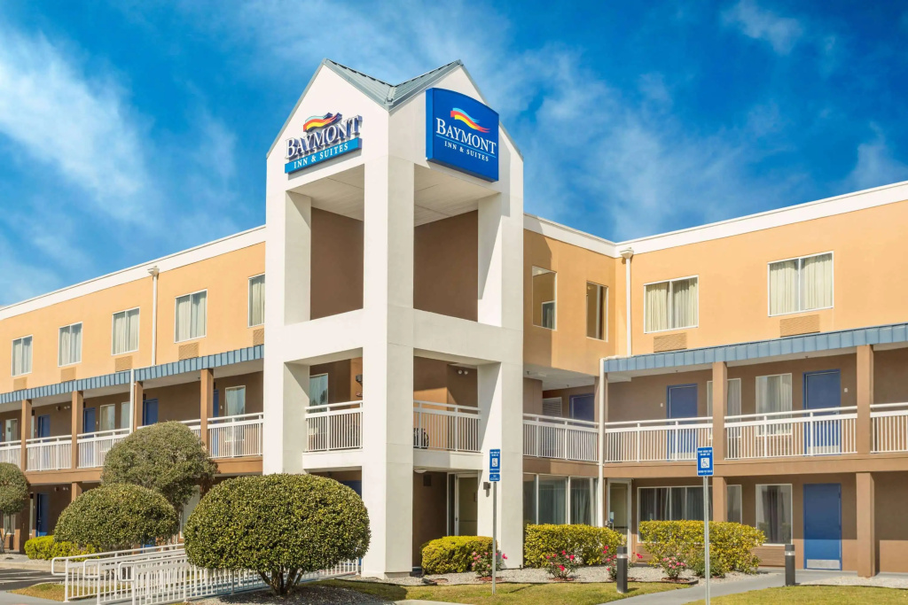 photo 1 of Baymont by Wyndham Savannah Midtown