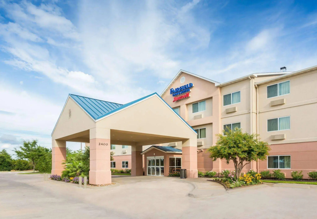 photo 1 of Fairfield Inn & Suites Houston Westchase