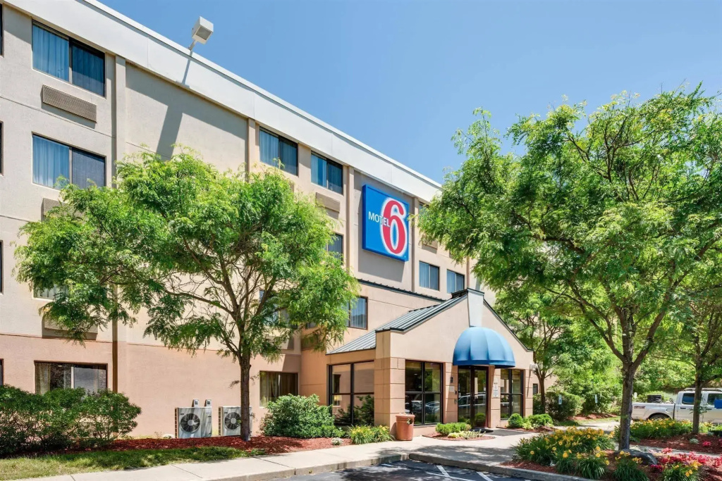 photo 1 of Motel 6 Milford, CT