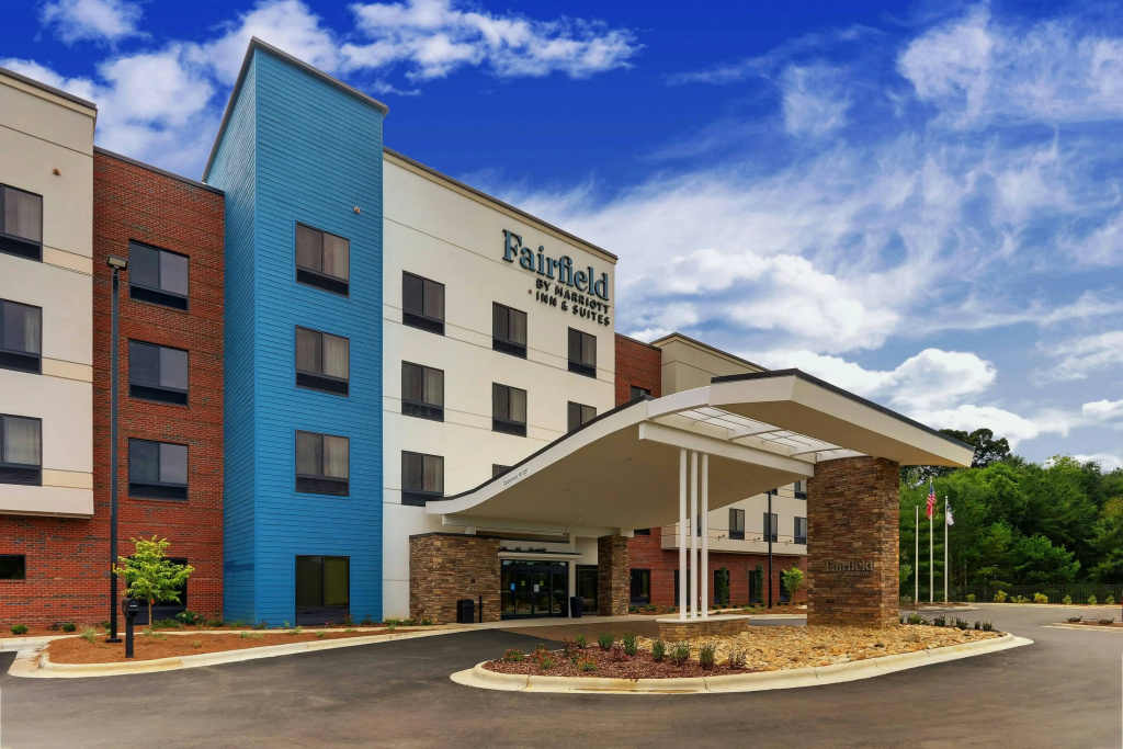photo 1 of Fairfield Inn & Suites by Marriott Asheville Weaverville