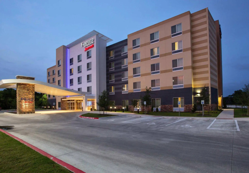photo 1 of Fairfield Inn & Suites by Marriott Austin San Marcos
