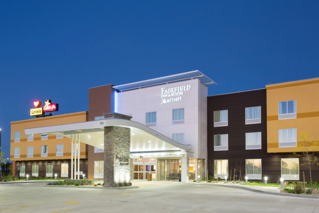 photo 1 of Fairfield Inn & Suites by Marriott Burlington