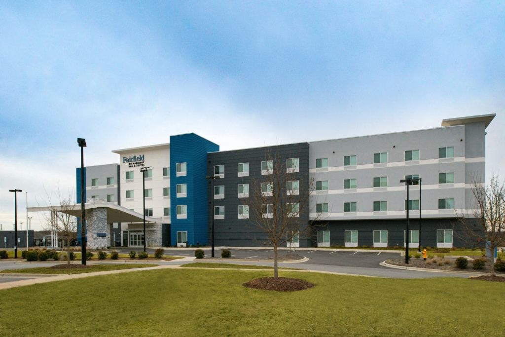 photo 1 of Fairfield Inn & Suites by Marriott Charlotte University Research Park