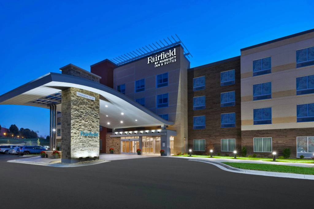 photo 1 of Fairfield Inn & Suites by Marriott Cincinnati Airport South/Florence