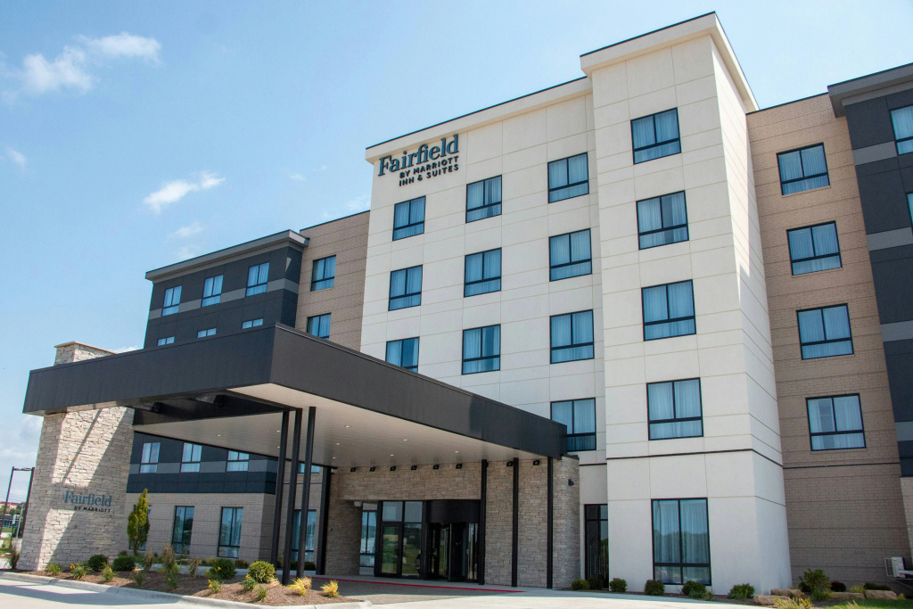 photo 1 of Fairfield Inn & Suites by Marriott Davenport Quad Cities