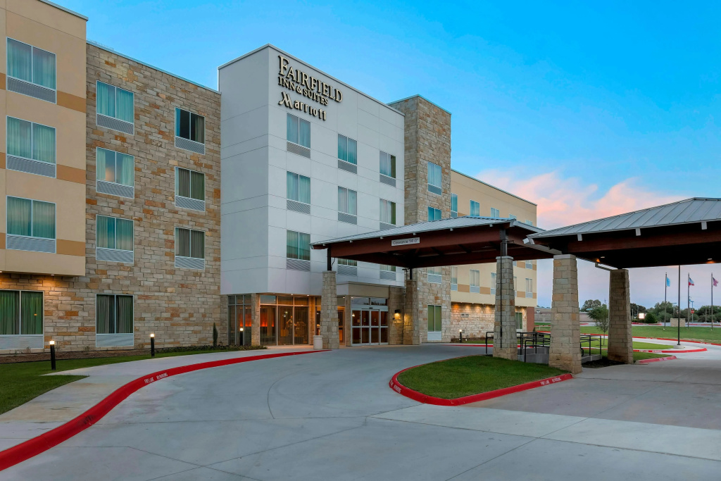 photo 1 of Fairfield Inn & Suites by Marriott Decatur at Decatur Conference Center