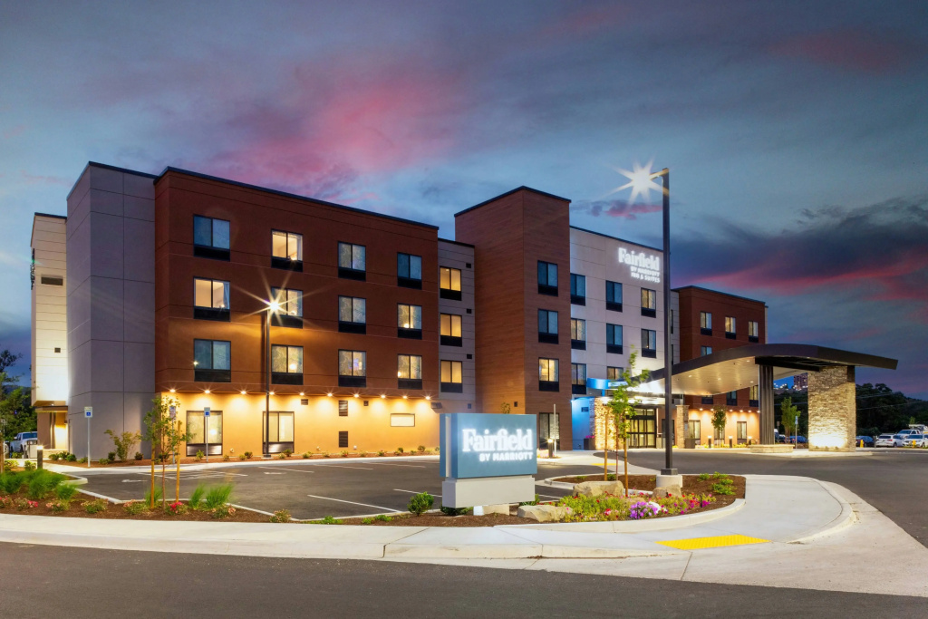 photo 1 of Fairfield Inn & Suites by Marriott Medford