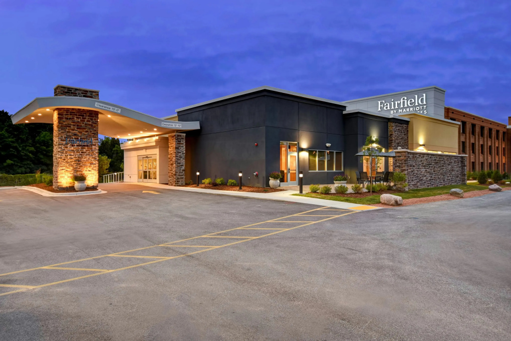 photo 1 of Fairfield Inn & Suites by Marriott Milwaukee North