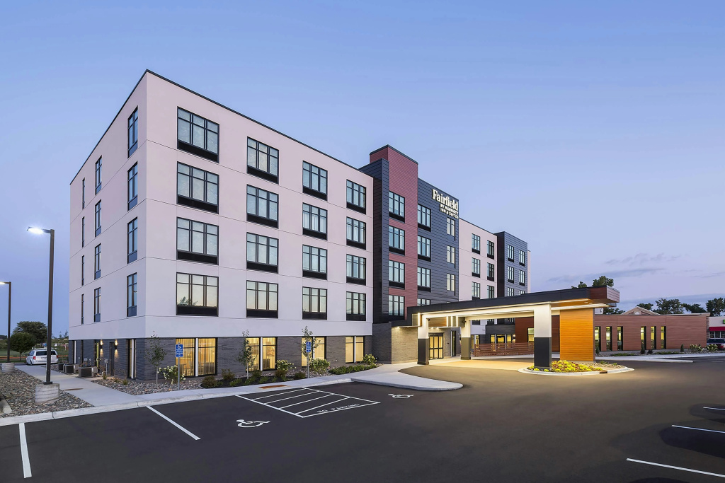photo 1 of Fairfield Inn & Suites by Marriott Minneapolis North/Blaine