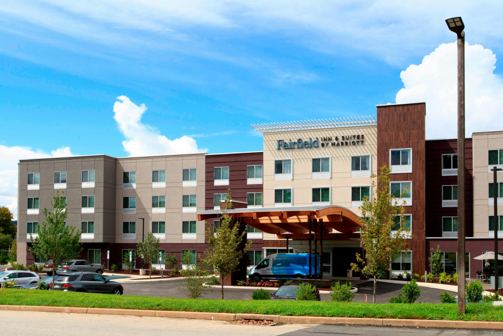 photo 1 of Fairfield Inn & Suites by Marriott Philadelphia Valley Forge/Great Valley