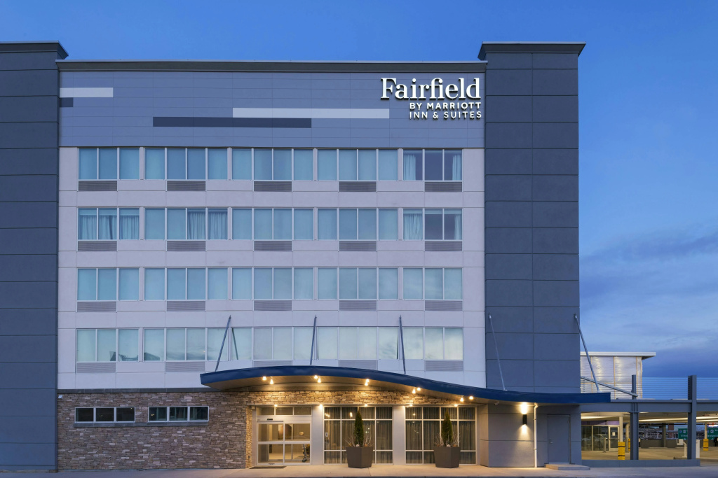 photo 1 of Fairfield Inn & Suites by Marriott St. Louis Downtown