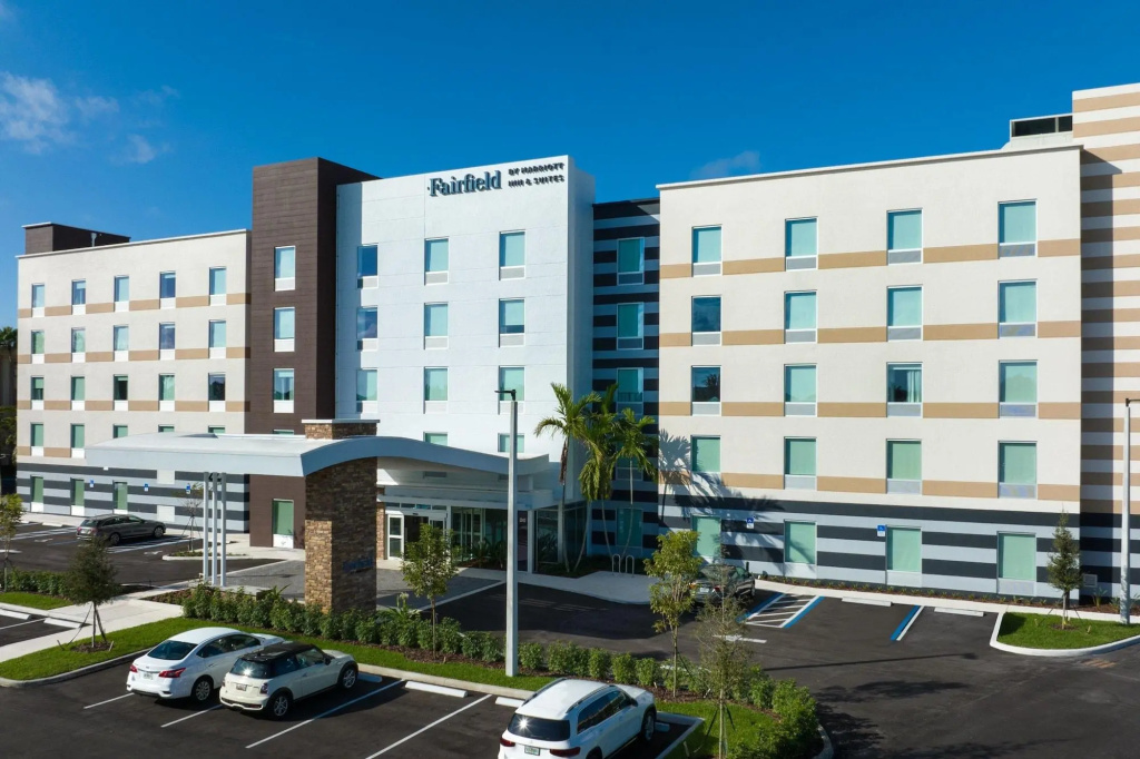 photo 1 of Fairfield Inn & Suites by Marriott West Palm Beach