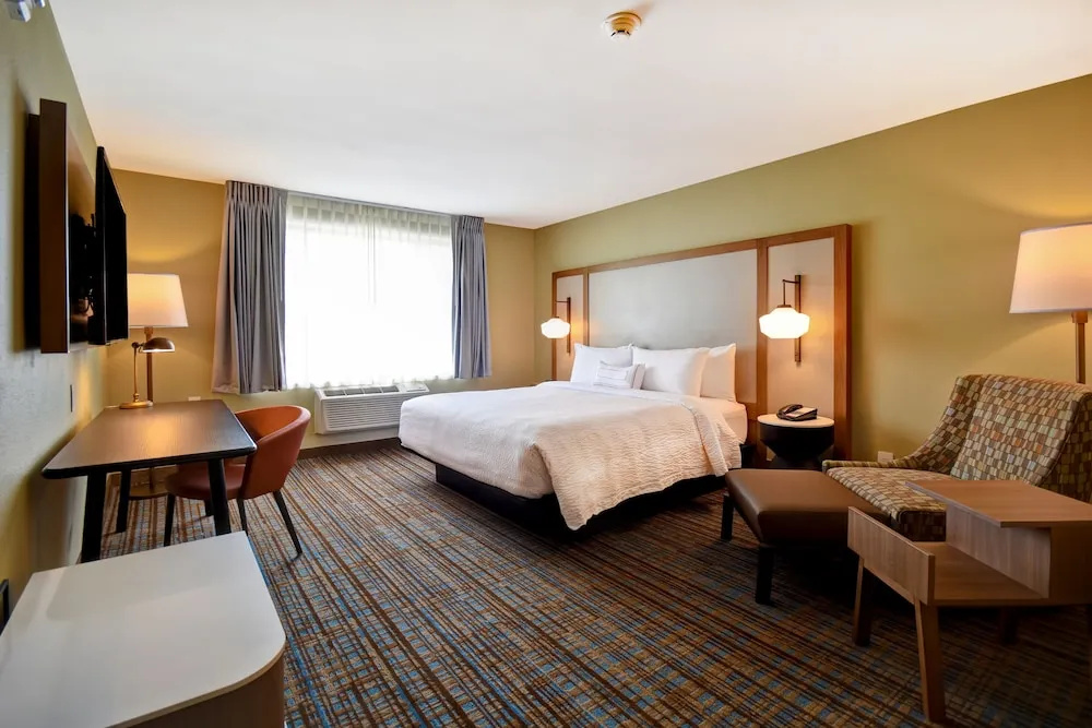 photo 1 of Fairfield Inn & Suites Milwaukee North