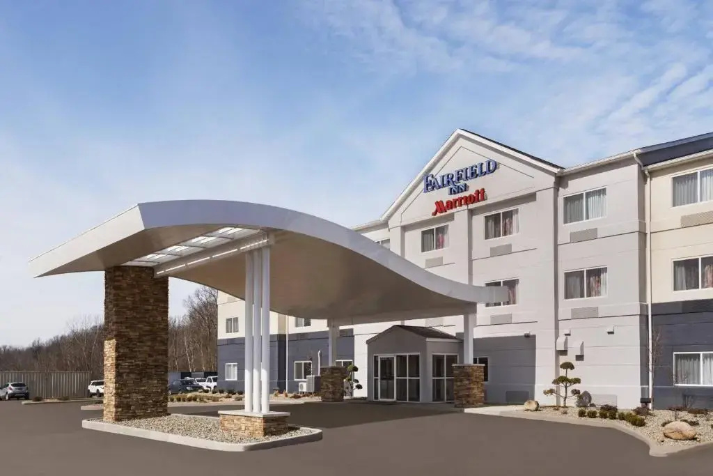 photo 1 of Fairfield Inn by Marriott Warren Niles