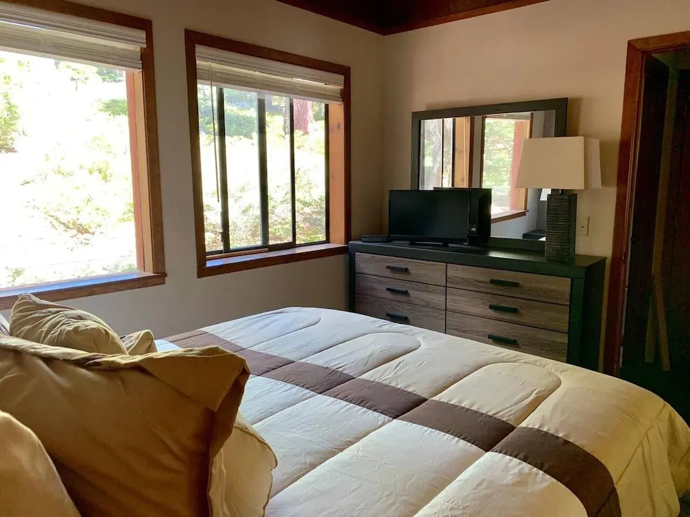 photo 1 of Family Friendly 3 Br/2.5 BA Full Chambers Access!
