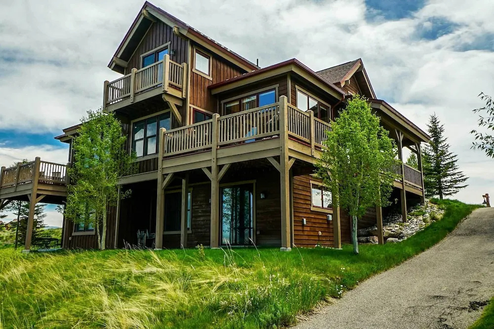 photo 1 of 3 Mi to Granby Ranch: Family-friendly Home